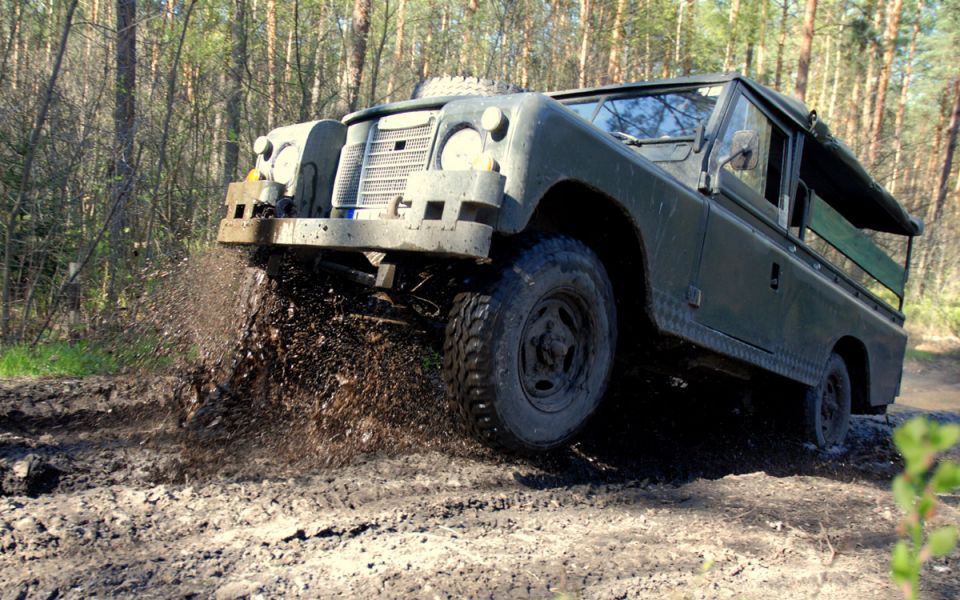 Land Rover Series III (fot. aktywnyjanow.pl)