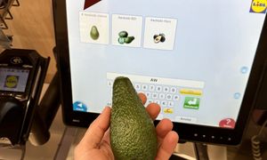 Podszedł do kasy samoobsługowej. "Urządzenia dla samozwańczych detektywów"