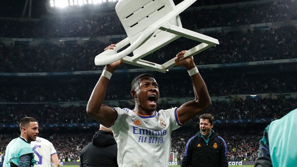 David Alaba w meczu z Paris Saint-Germain