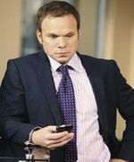 Norbert Leo Butz bratem Bena Mendelsohna u twórców "Układów"