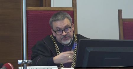 Skakał na bungee, spadł na ziemię. Wyrok dla organizatora