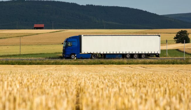 Ile zarabia kierowca ciężarówki, a ile specjalista ds. logistyki?
