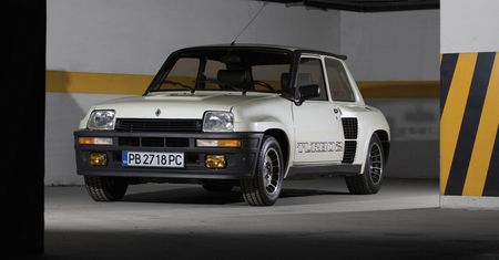 Prawie nowe Renault 5 Turbo II trafi na aukcję