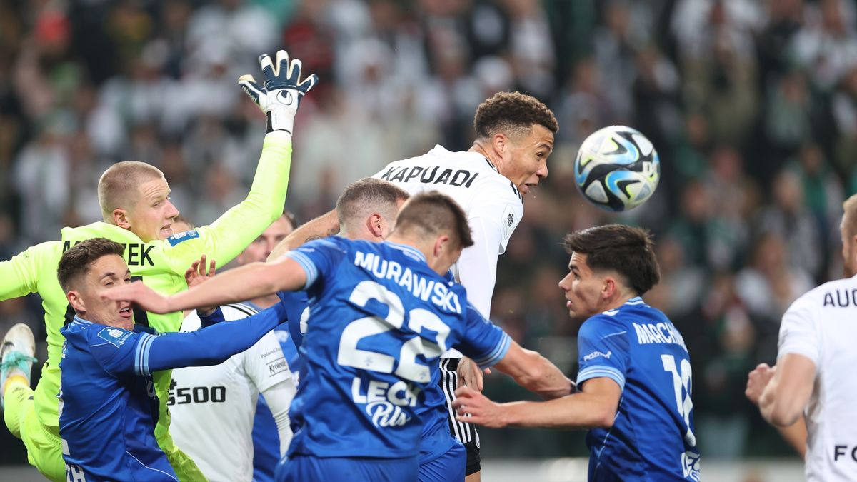 PAP / Leszek Szymański / Na zdjęciu: Legia Warszawa - Lech Poznań