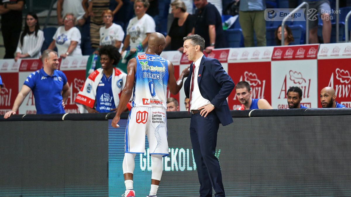 Zdjęcie okładkowe artykułu: Materiały prasowe / Andrzej Romański / Energa Basket Liga / Na zdjęciu: Mihevc i Florence