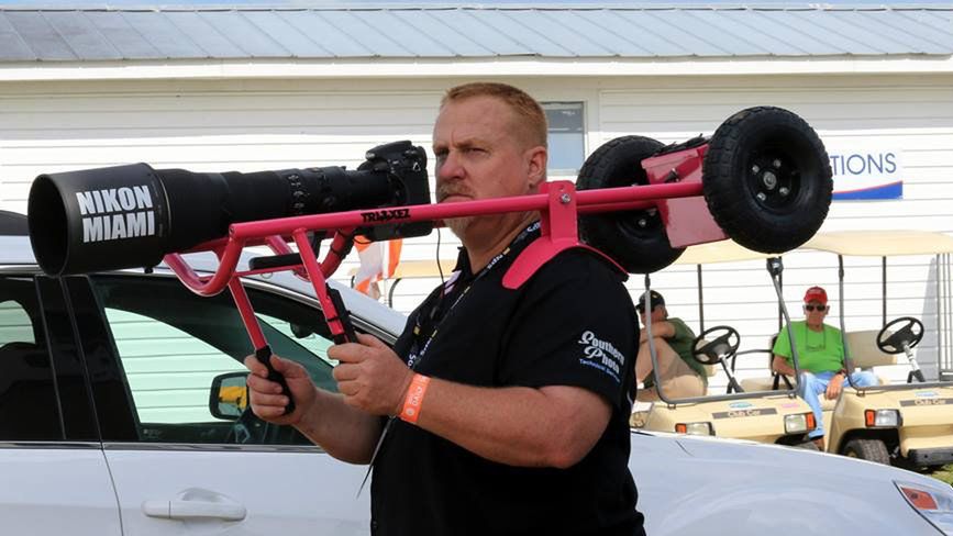 Niesamowity rig do obiektywu Nikkor 800 mm powstał z wózka na meble 1