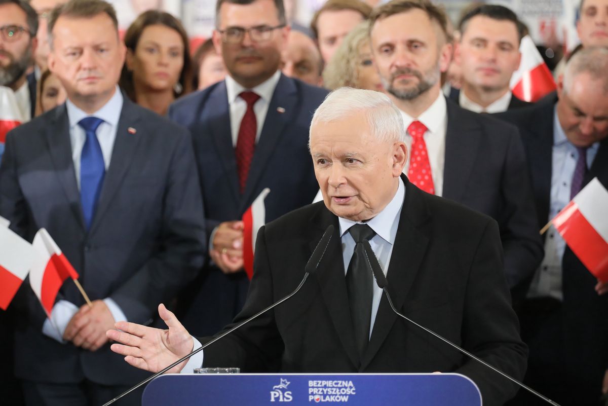 Partia Jarosława Kaczyńskiego zdobyłaby najwięcej głosów. Ale utworzenie rządu byłoby trudne