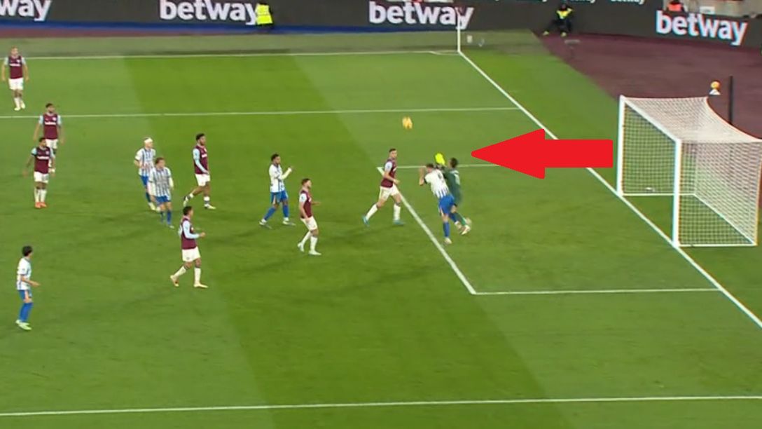   / Screen / Viaplay / Na zdjęciu: Łukasz Fabiański maczał palce przy straconym golu przez West Ham United