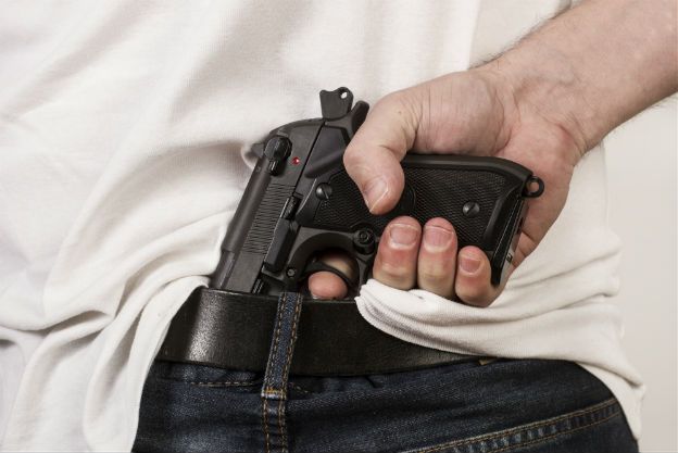 Nowojorska policja alarmuje: nie róbcie z telefonu pistoletu