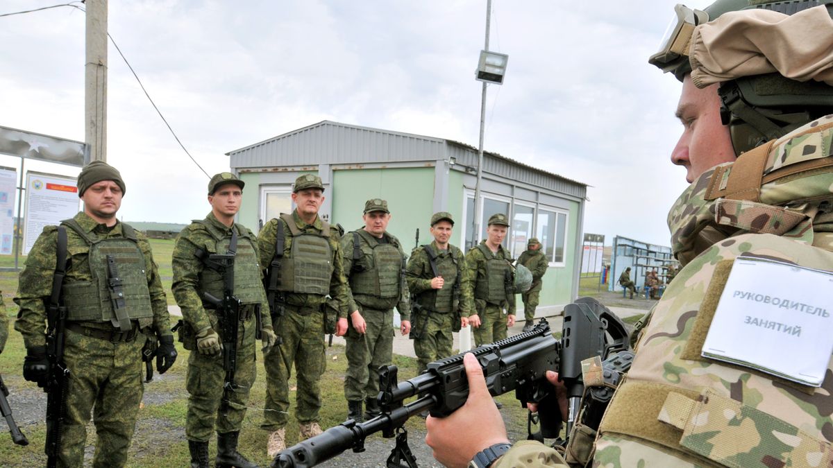 ROSTOV, RUSSIA - OCTOBER 04: Russian citizens drafted during the partial mobilization begin their military trainings after a military call-up for the Russia-Ukraine war in Rostov, Russia on October 04, 2022. (Photo by Arkady Budnitsky/Anadolu Agency via Getty Images)