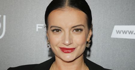 Przyszła na premierę filmu. Zarzuciła marynarkę na stanik
