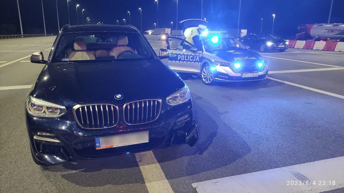 BMW zostało zatrzymane na bramkach w okolicach miejscowości Lądek