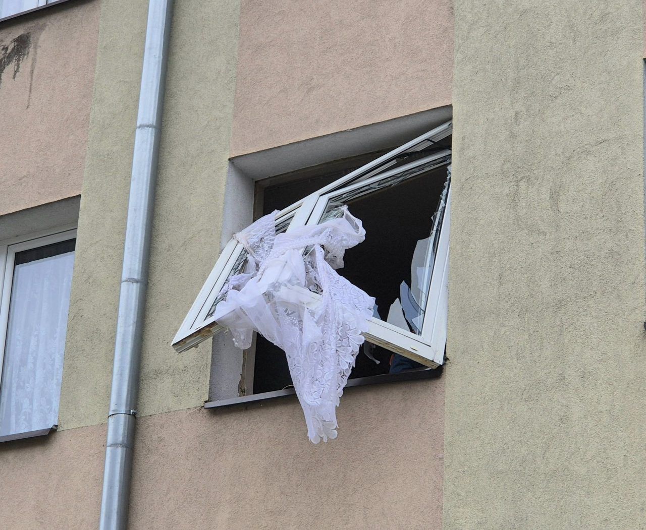 Wybuch gazu w mieszkaniu Piszu. Kobieta trafiła do szpitala