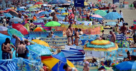 Dodatkowe opłaty za prąd i wodę na wakacjach? Polacy odpowiadają