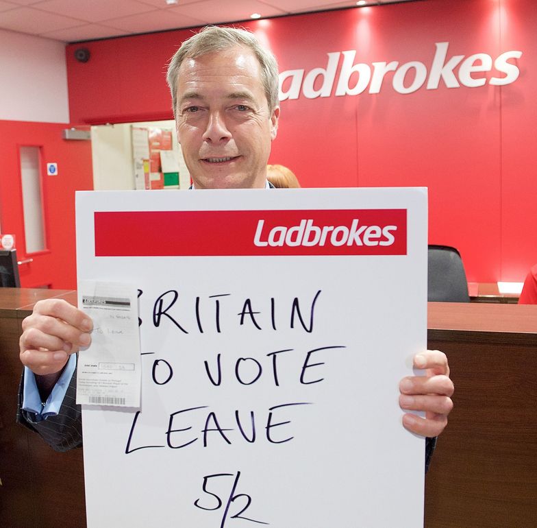 Szef partii UKIP Nigel Farage 2 czerwca postawił 1000 funtów na Brexit.