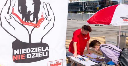 Solidarność zbiera podpisy pod projektem ustawy o ograniczeniu handlu w niedzielę