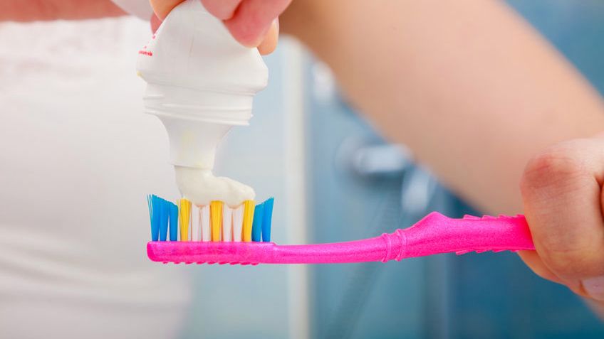 Tlenek tytanu znajduje się w pastach do zębów.