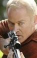 Neal McDonough z emerytowanymi agentami