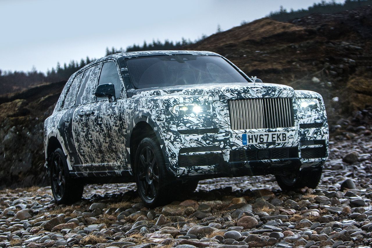 Rolls-Royce Cullinan będzie pokazany 10 maja. Oto, co o nim wiemy