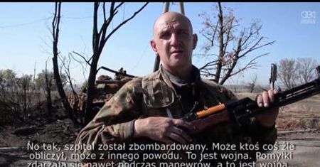 Mieszkańcy sprawdzają szkody na głównej drodze dojazdowej do Ługańska