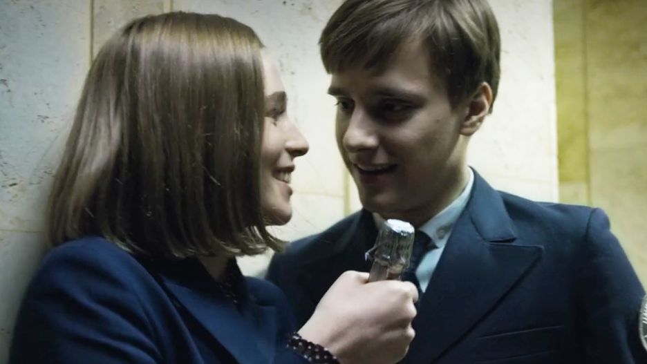 Mówi się, że fabuła "1983" uderza w rząd Prawa i Sprawiedliwości.