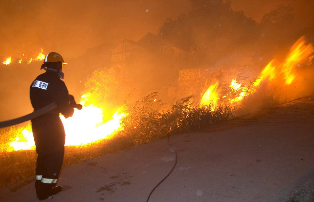 Chorwacja. Potężne pożary lasów sosnowych na południu kraju