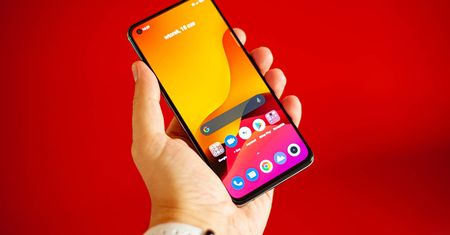 Flagowiec za pół ceny - realme GT wyróżnia się na tle konkurencji