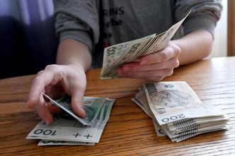 Czternasta emerytura zagrożona? Prezes ZUS: inflacja uzasadnia interwencję państwa