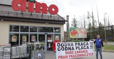 Strajk ostrzegawczy w Dino. "Całe załogi do niego przystąpiły"