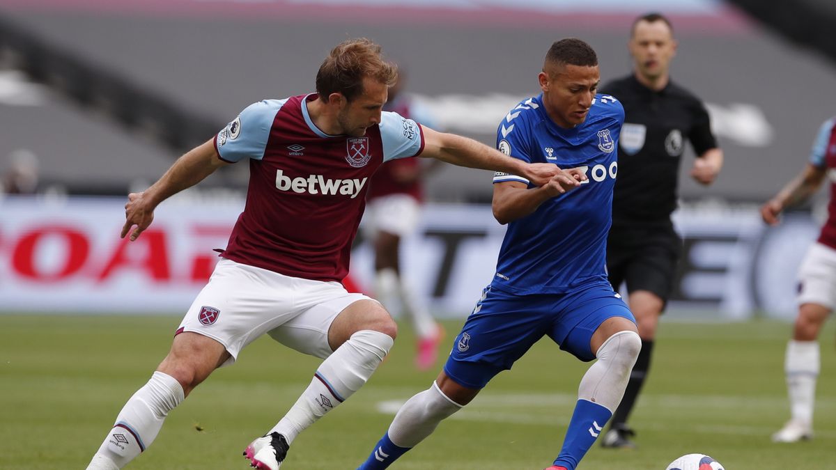 PAP/EPA / Andrew Couldridge / Na zdjęciu: mecz West Ham United - Everton FC