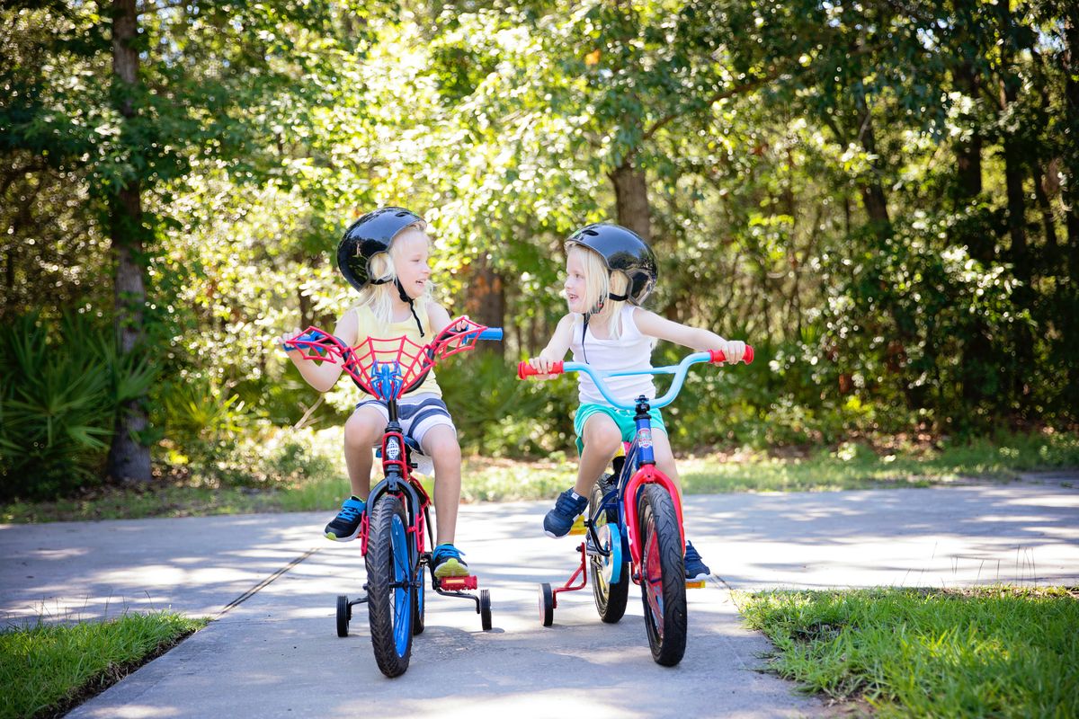 Każde dziecko na rowerze powinno mieć kask!
