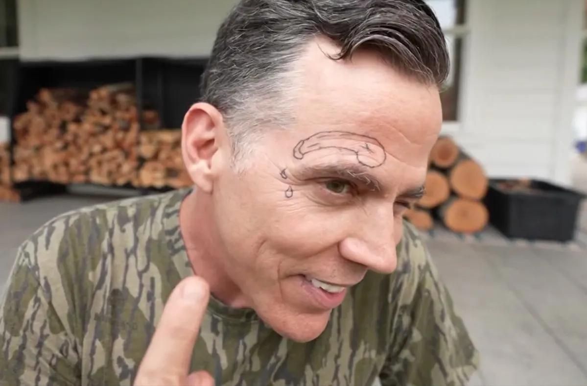 Steve-O with a new bold tattoo