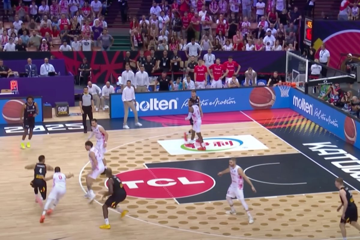 TVP zmienia ramówkę. Ważny mecz polskich koszykarzy na głównej antenie