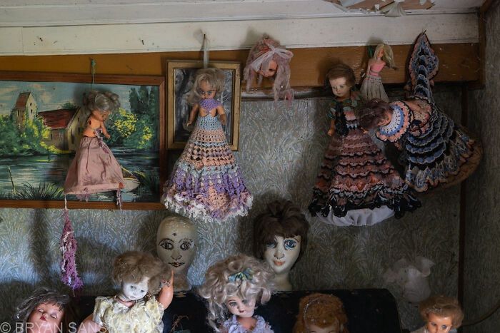 Przerażająca lalka z domu we Francji.