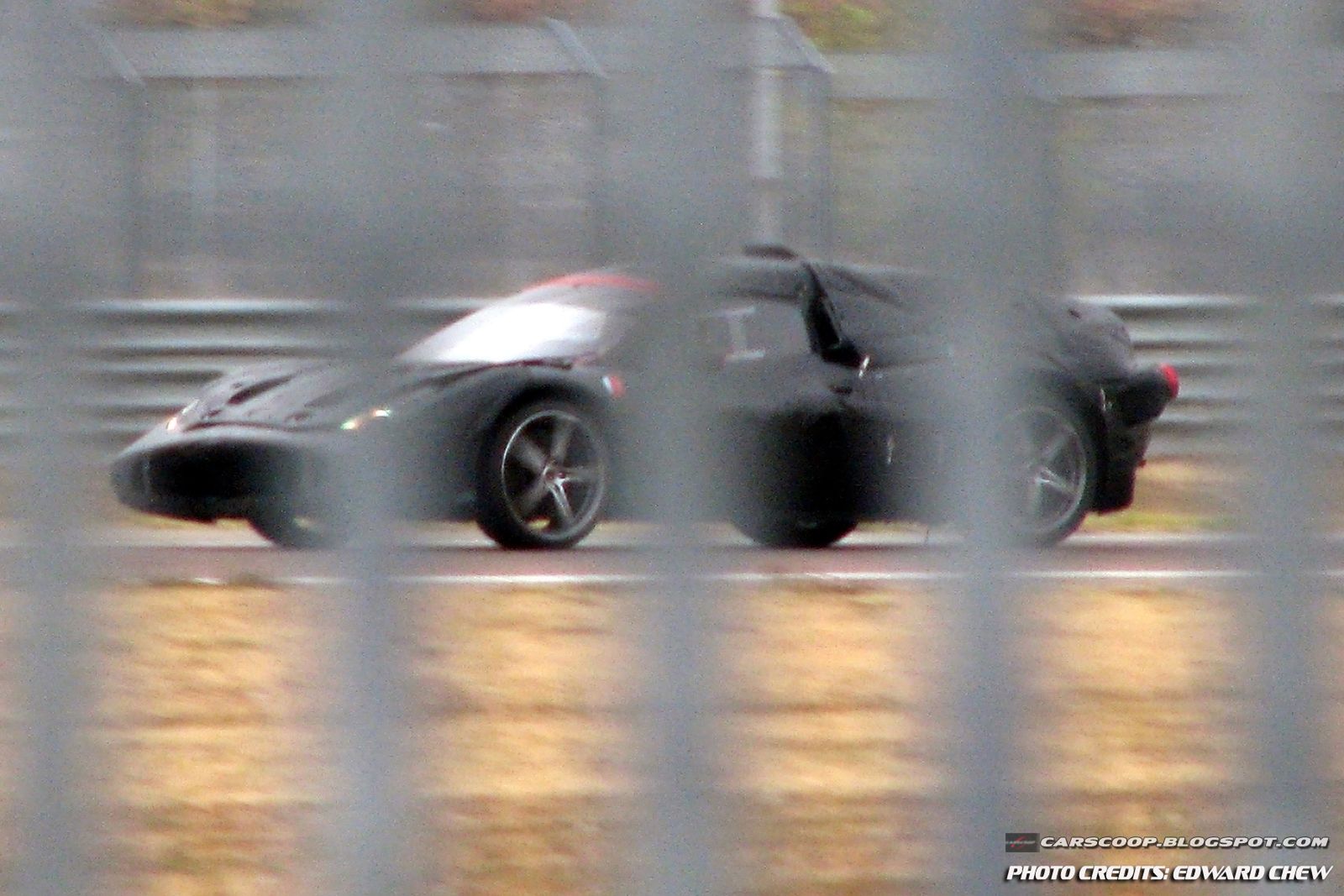 Następca Ferrari Enzo - muł testowy