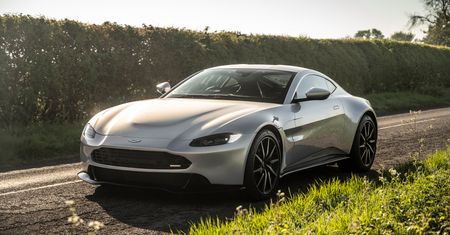 Revenant Automotive "naprawił" Astona Martina Vantage. Wystarczyło zmienić zderzak