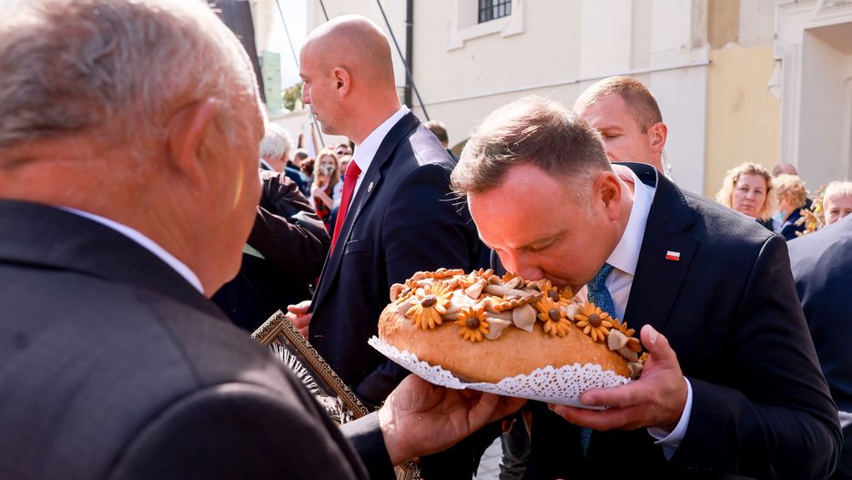 Jasna Góra. Andrzej Duda podczas dożynek dziękował rolnikom za zapewnienie bezpieczeństwa żywnościowego.