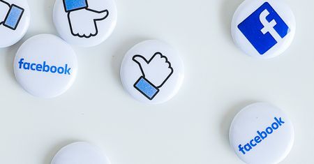 Facebook zamienia się w TikToka. Rolki już są i można na nich zarobić