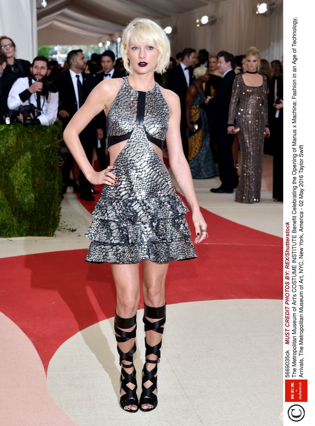 Kreacja: Dolce& Gabbana, Taylor Swift - MET Gala 2016 fot. East News