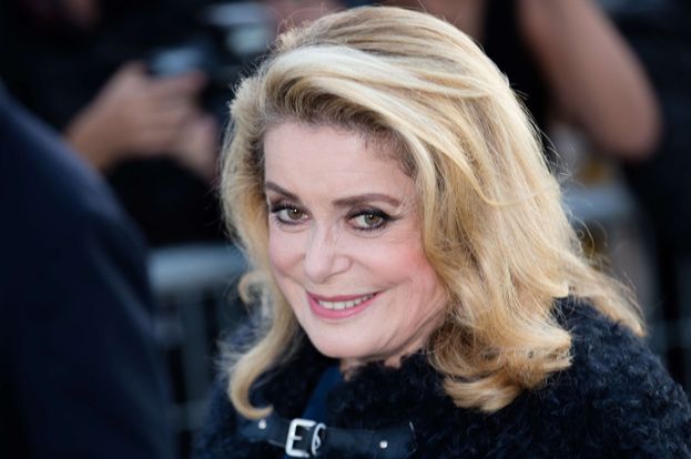 Catherine Deneuve w opozycji do "me too". "Natarczywy flirt NIE JEST ZBRODNIĄ"