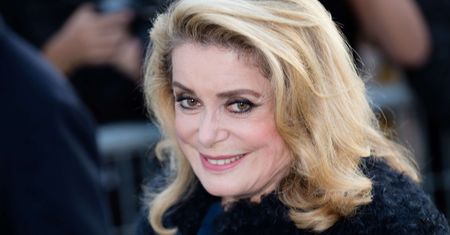 Catherine Deneuve w opozycji do "me too". "Natarczywy flirt NIE JEST ZBRODNIĄ"