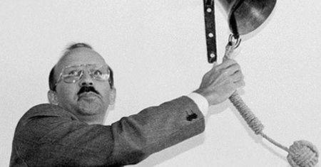 25 lat GPW. Na pierwszej sesji parkiet kleił się do stóp, a telefony maklerów były jedynie atrapą. Tak zaczynała polska giełda