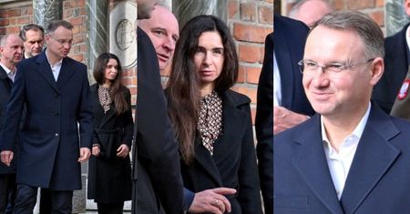 Marta Kaczyńska z mężem i dziećmi odwiedza grób Lecha i Marii Kaczyńskich na Wawelu. Towarzyszył im Andrzej Duda (ZDJĘCIA)