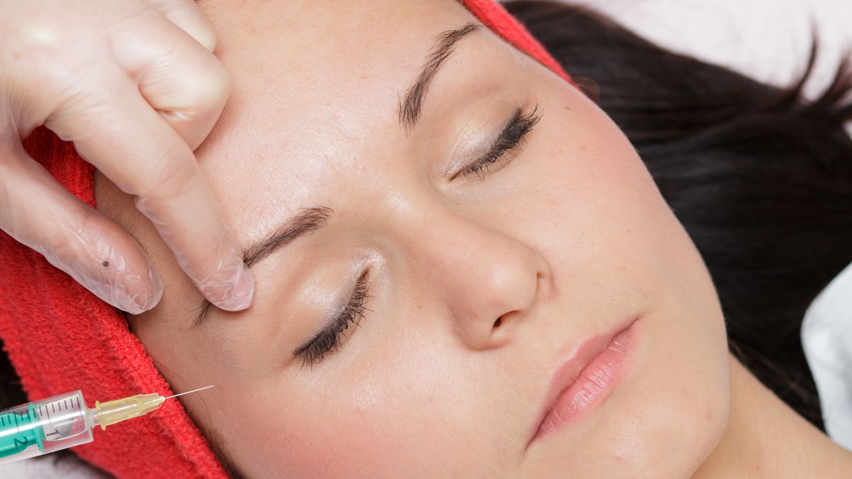 Zabiegi z botoksem są od lat popularnym sposobem na zmniejszenie