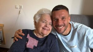 Podolski oburzony. Ujawnił, co w niemieckim szpitalu spotkało jego zmarłą babcię