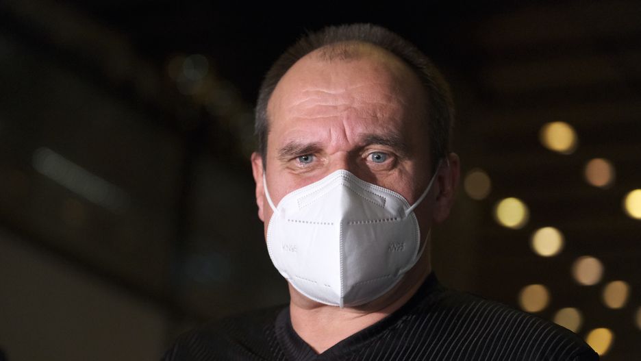 Pawe� KukizMateusz Marekbriefing prasowy, epidemia, koronawirus, KP PSL-Kukiz'15, maseczka ochronna, Pawe� Kukiz, polityk, polityka, portret, PSL, SARS-CoV-2, Sejm, spotkanie, zako�czenie wsp�pracy, koniec, KN95