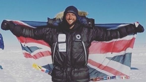 Zdjęcie okładkowe artykułu: Instagram / Na zdjęciu: Scott Sears na biegunie południowym
