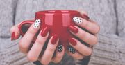 Przyciągające uwagę wzory paznokci żelowych – od ombre po metaliczny blask