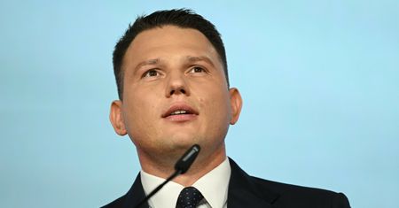 Mentzen szuka pracowników. Tyle płaci za "pracę ponad normę"