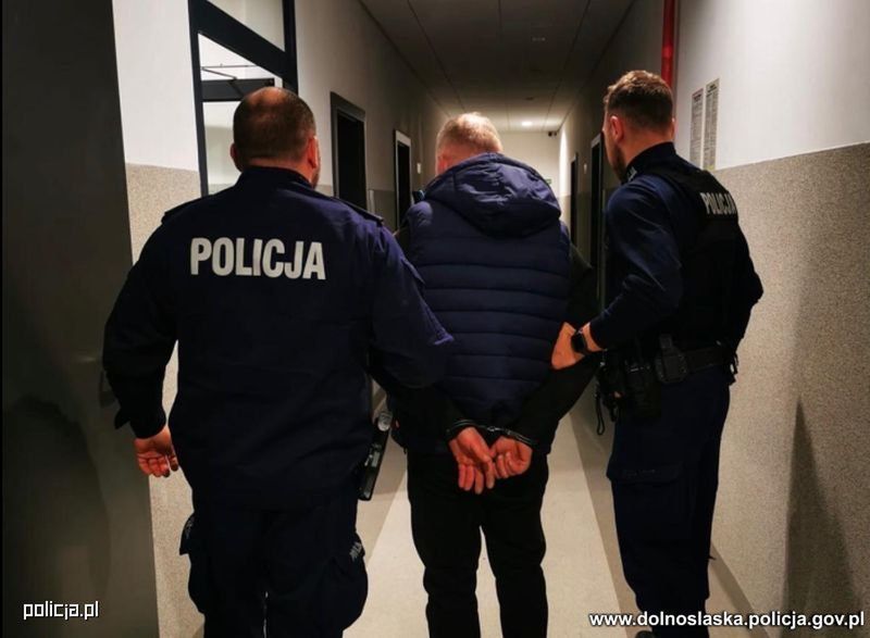 Ucieczka jak z filmu, narkotyki i broń. 41-latek w areszcie, grozi mu nawet 15 lat więzienia